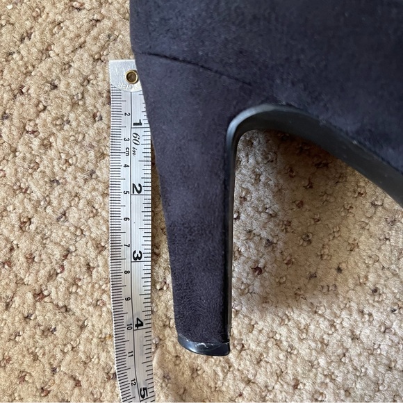 Tahari Danton Black Stretchy Faux Suede Boots Women Size 8 Knee High Soft career - Picture 7 of 12